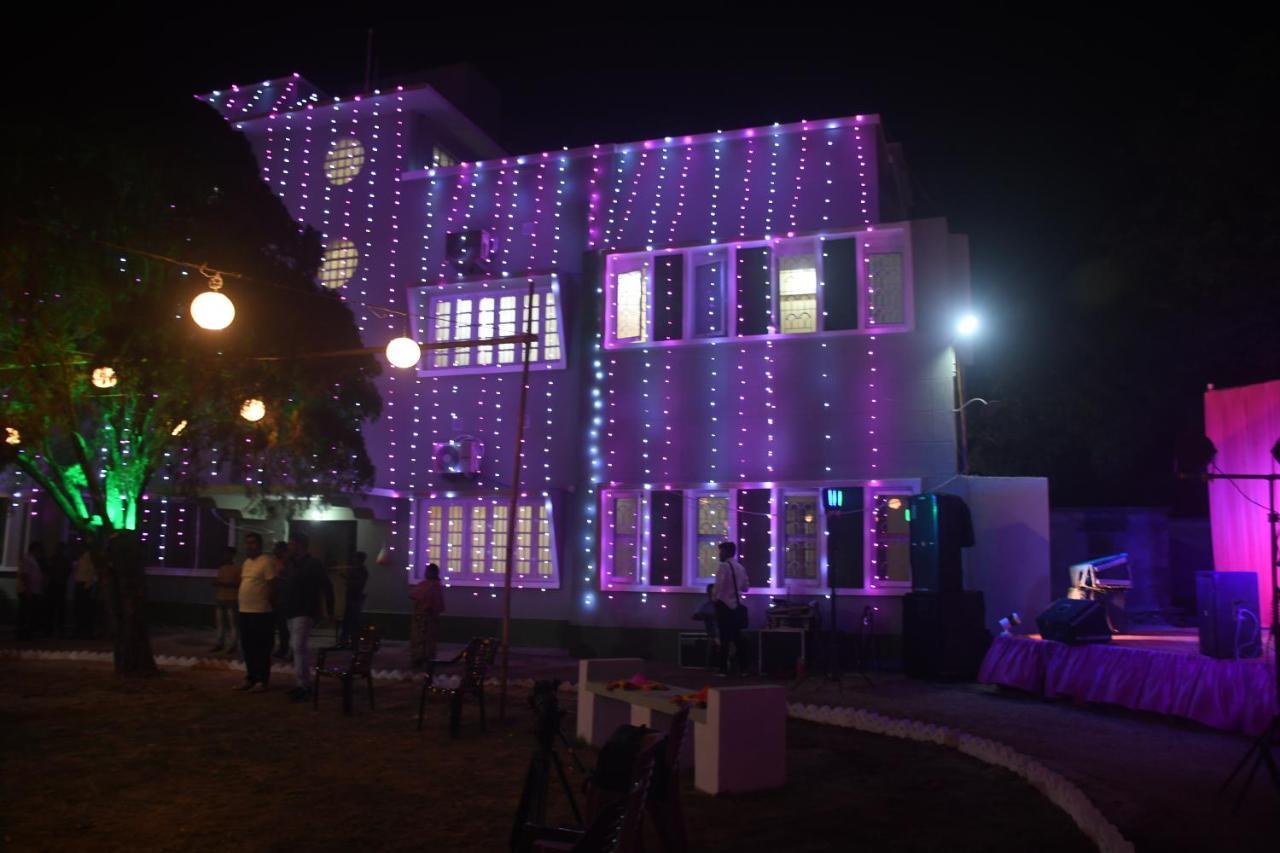 Jhargram Eshani Hotels And Guest House Экстерьер фото